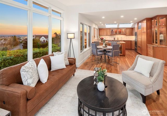 5425 156th Avenue SE, Bellevue, WA 98006