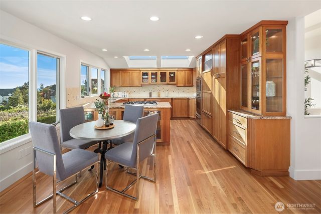 5425 156th Avenue SE, Bellevue, WA 98006