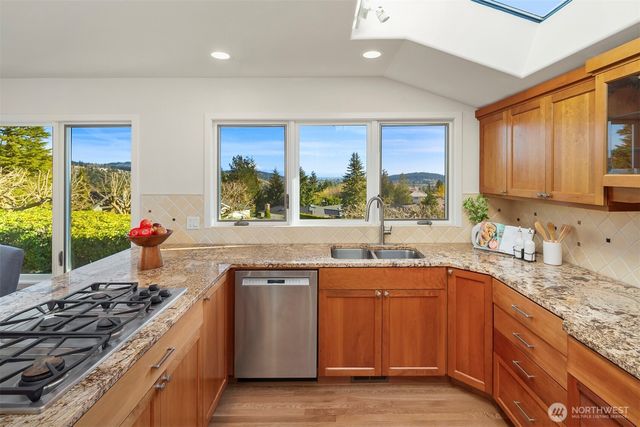 5425 156th Avenue SE, Bellevue, WA 98006