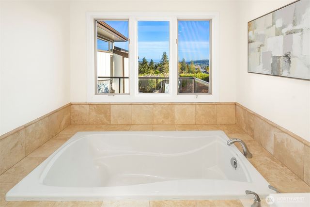 5425 156th Avenue SE, Bellevue, WA 98006