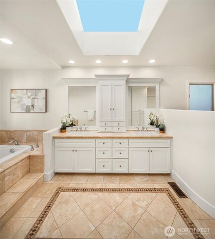 5425 156th Avenue SE, Bellevue, WA 98006