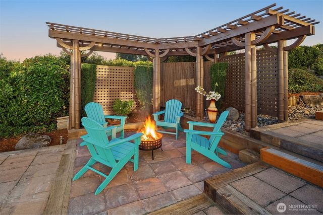 5425 156th Avenue SE, Bellevue, WA 98006