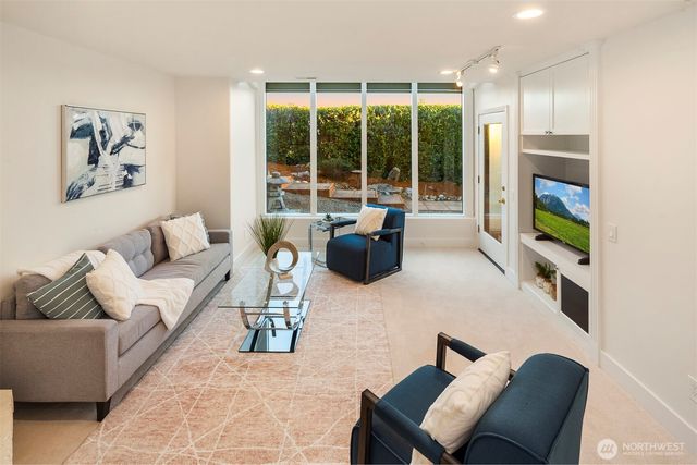 5425 156th Avenue SE, Bellevue, WA 98006