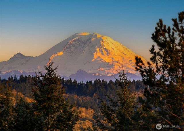 5425 156th Avenue SE, Bellevue, WA 98006