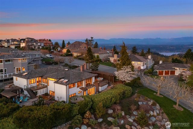 5425 156th Avenue SE, Bellevue, WA 98006