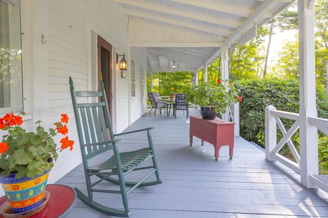 975 Rollins Road, Hopkinton, NH 03229