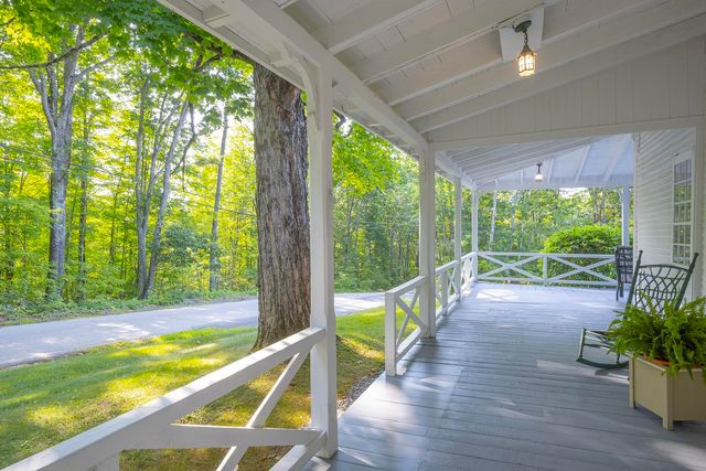 975 Rollins Road, Hopkinton, NH 03229