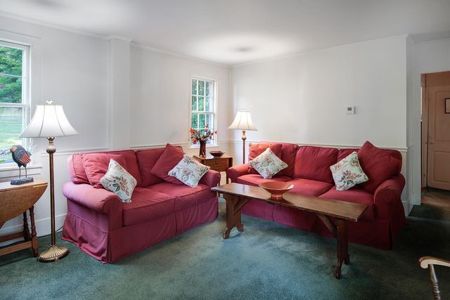 975 Rollins Road, Hopkinton, NH 03229