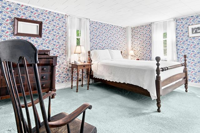 975 Rollins Road, Hopkinton, NH 03229