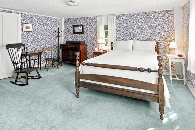 975 Rollins Road, Hopkinton, NH 03229