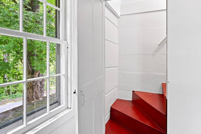 975 Rollins Road, Hopkinton, NH 03229