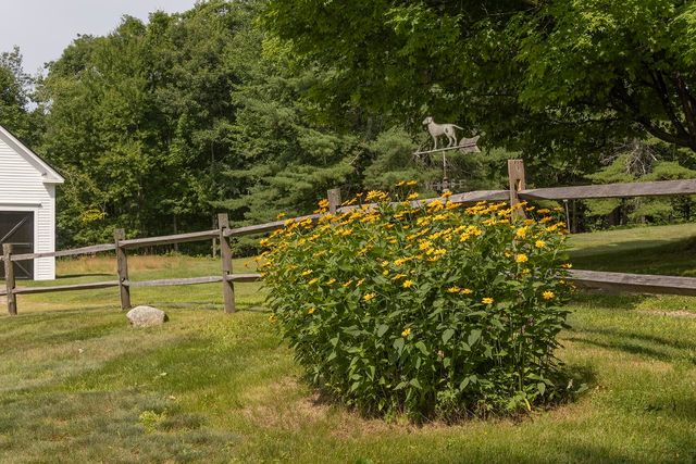 975 Rollins Road, Hopkinton, NH 03229