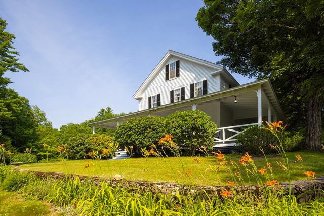 975 Rollins Road, Hopkinton, NH 03229