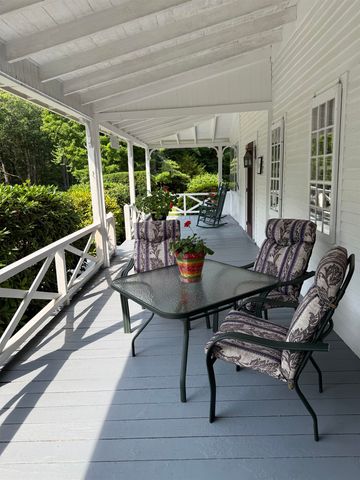 975 Rollins Road, Hopkinton, NH 03229