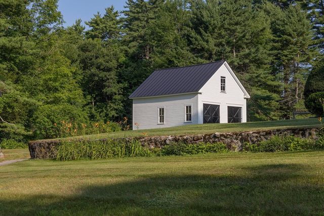 975 Rollins Road, Hopkinton, NH 03229