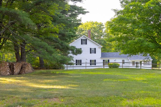 975 Rollins Road, Hopkinton, NH 03229