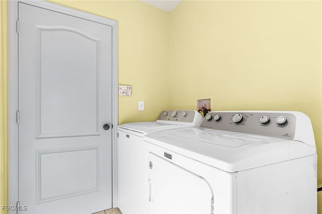 4212 NW 37th AVE, Cape Coral, FL 33993