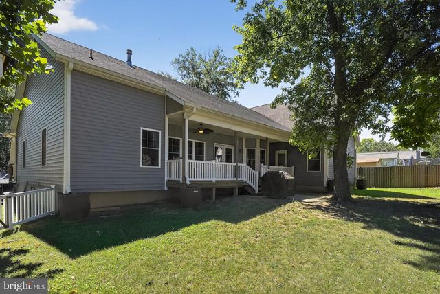910 SEVERN AVE, Edgewater, MD 21037