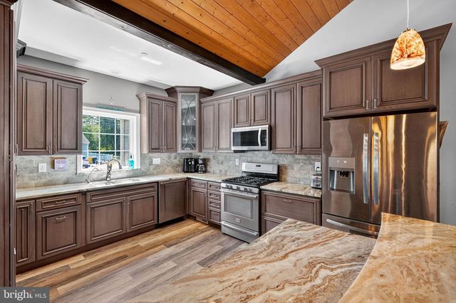 910 SEVERN AVE, Edgewater, MD 21037