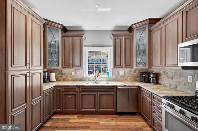 910 SEVERN AVE, Edgewater, MD 21037