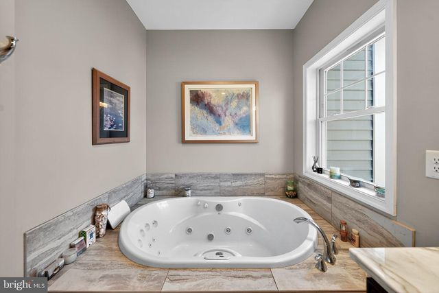 910 SEVERN AVE, Edgewater, MD 21037