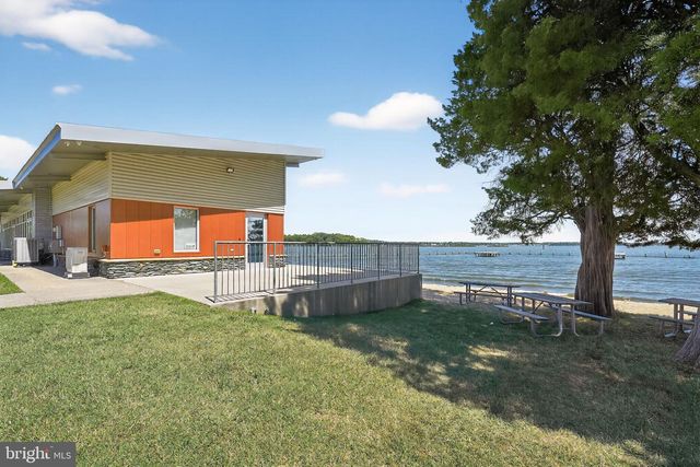 910 SEVERN AVE, Edgewater, MD 21037