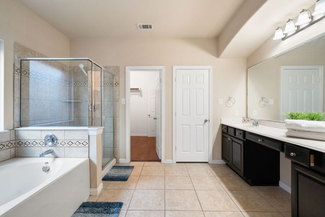 1009 Chickasaw Drive, Carrollton, TX 75010