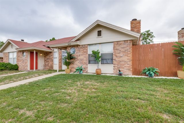 2021 Minnie Drive, Arlington, TX 76012