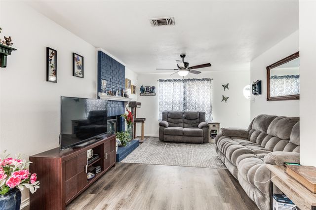 2021 Minnie Drive, Arlington, TX 76012