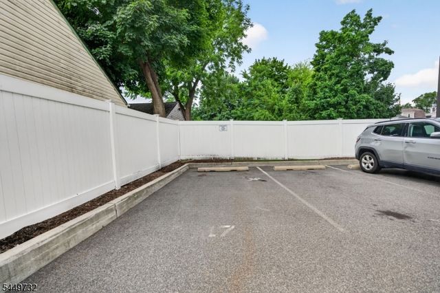2 Bland Ctunit3 3, Bloomfield Twp., NJ 07003