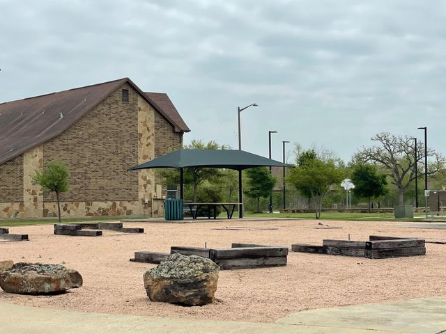 134 Tang Cake DR, College Station, TX 77845