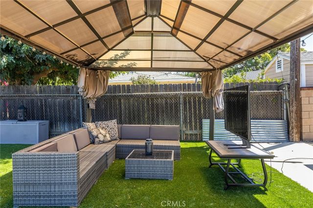 909 E I Street, Ontario, CA 91764