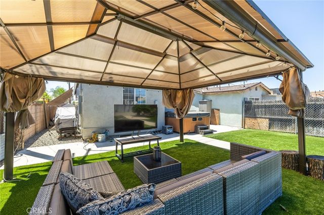 909 E I Street, Ontario, CA 91764