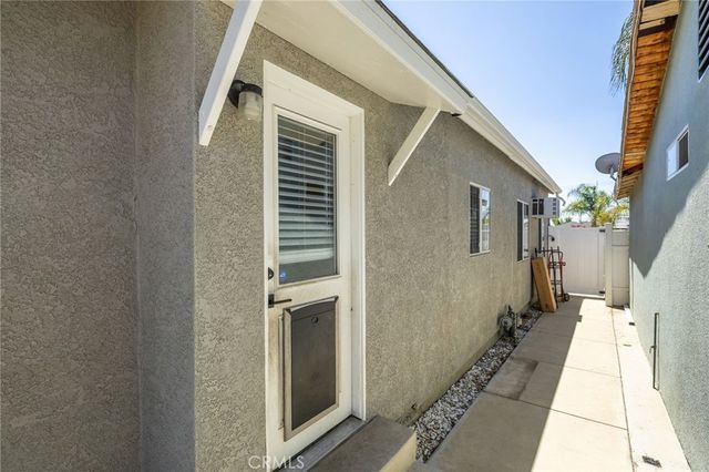 909 E I Street, Ontario, CA 91764