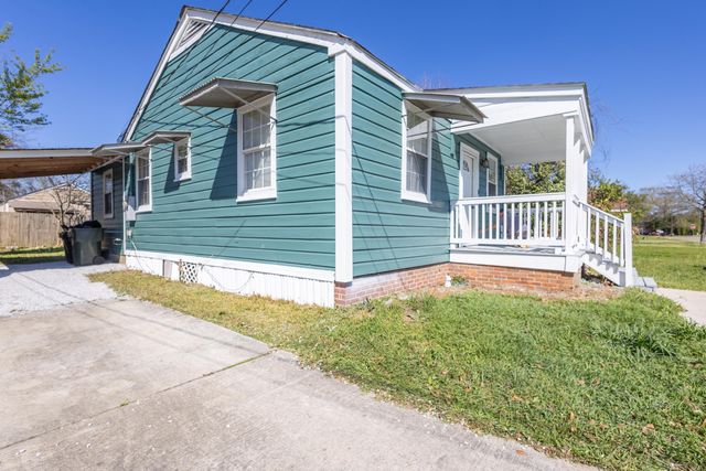 213 Chestnut Ave., Hattiesburg, MS 39401