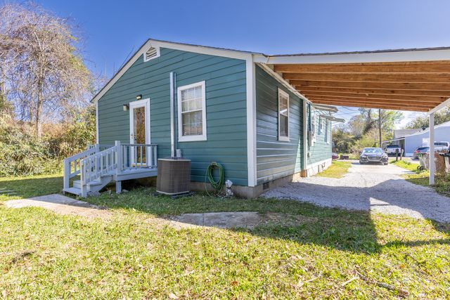 213 Chestnut Ave., Hattiesburg, MS 39401