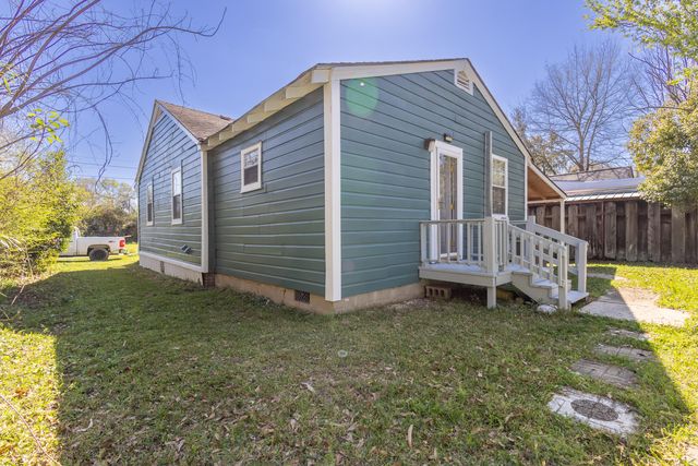 213 Chestnut Ave., Hattiesburg, MS 39401