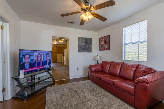 213 Chestnut Ave., Hattiesburg, MS 39401