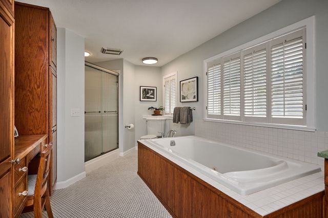 310 South St, Northampton, MA 01060