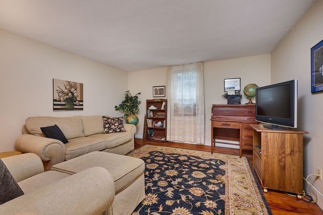 310 South St, Northampton, MA 01060