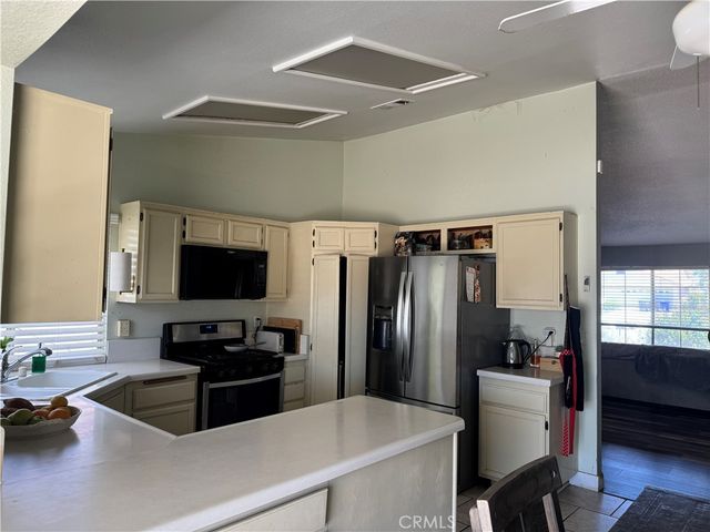 14151 Hillsborough, Victorville, CA 92392