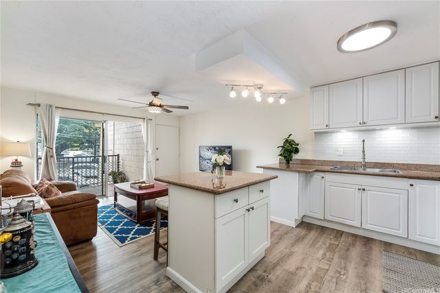 98-731 Moanalua Loop 230, Aiea, HI 96701