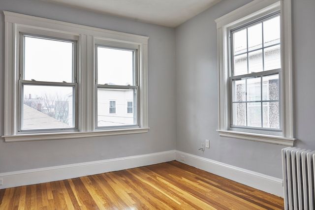 52 Mansfield 2, Somerville, MA 02143