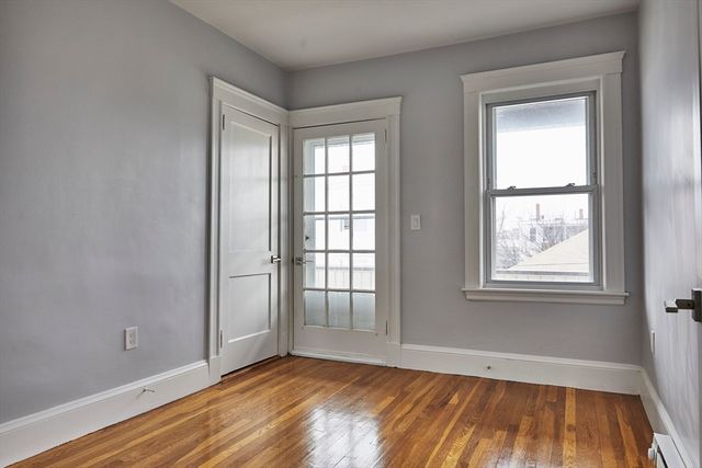 52 Mansfield 2, Somerville, MA 02143