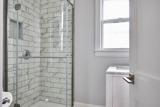 52 Mansfield 2, Somerville, MA 02143