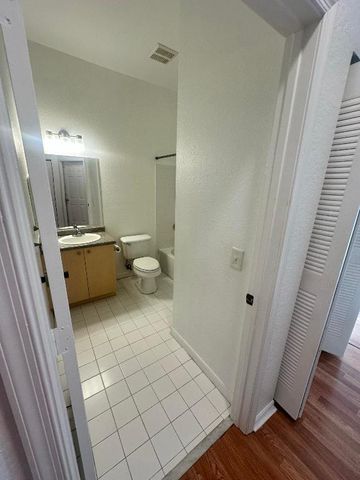 220 Crestwood Circle 106, Royal Palm Beach, FL 33411