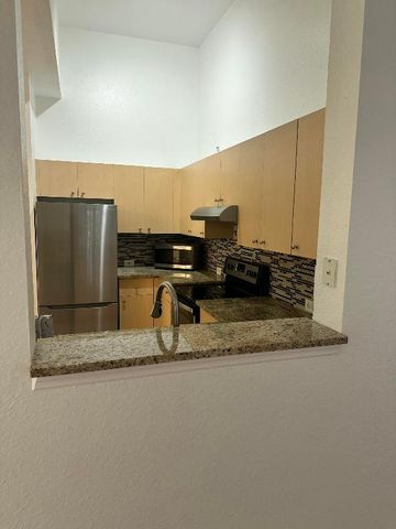 220 Crestwood Circle 106, Royal Palm Beach, FL 33411