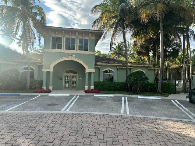220 Crestwood Circle 106, Royal Palm Beach, FL 33411