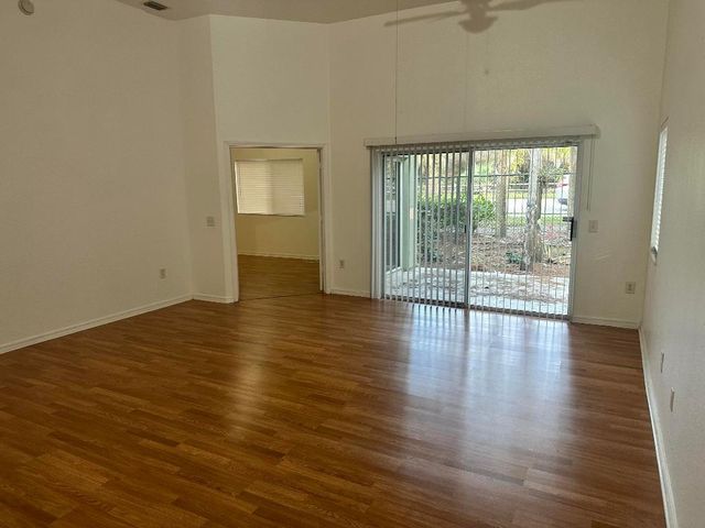 220 Crestwood Circle 106, Royal Palm Beach, FL 33411