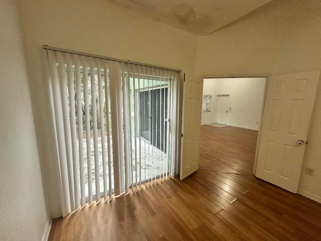 220 Crestwood Circle 106, Royal Palm Beach, FL 33411